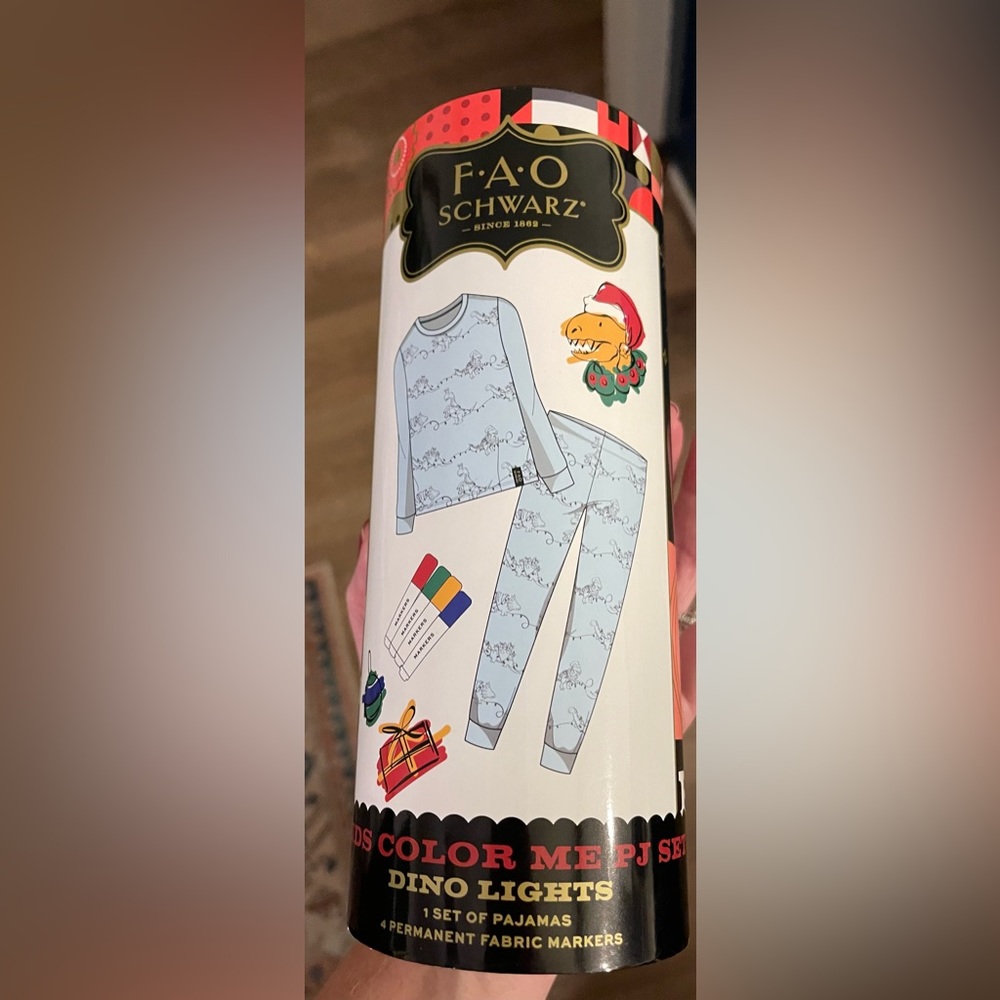NWT FAO Schwartz dinosaur color me pajama set, size 8